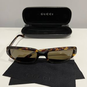 Gucci Square sunglasses animal print